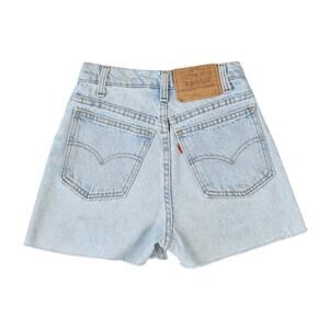 Vintage 90s Levi’s Light Wash Distressed Shorts